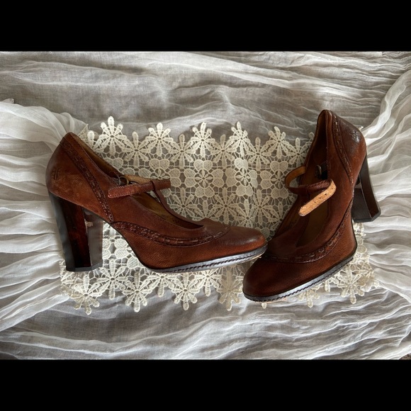 Frye T-Strap Mary-Jane Cognac Brown - Size 6 - Picture 5 of 9